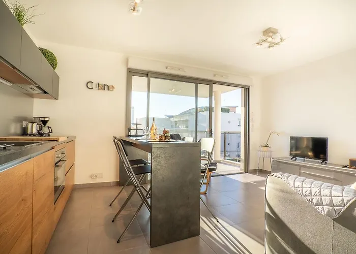 Apartment Rive Gauche By Interhome Frejus
